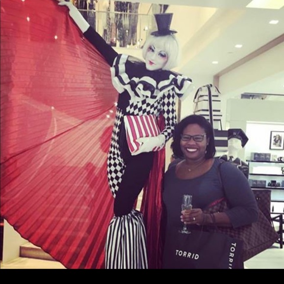 Meet your Posher, Chloe - Picture 2 of 3